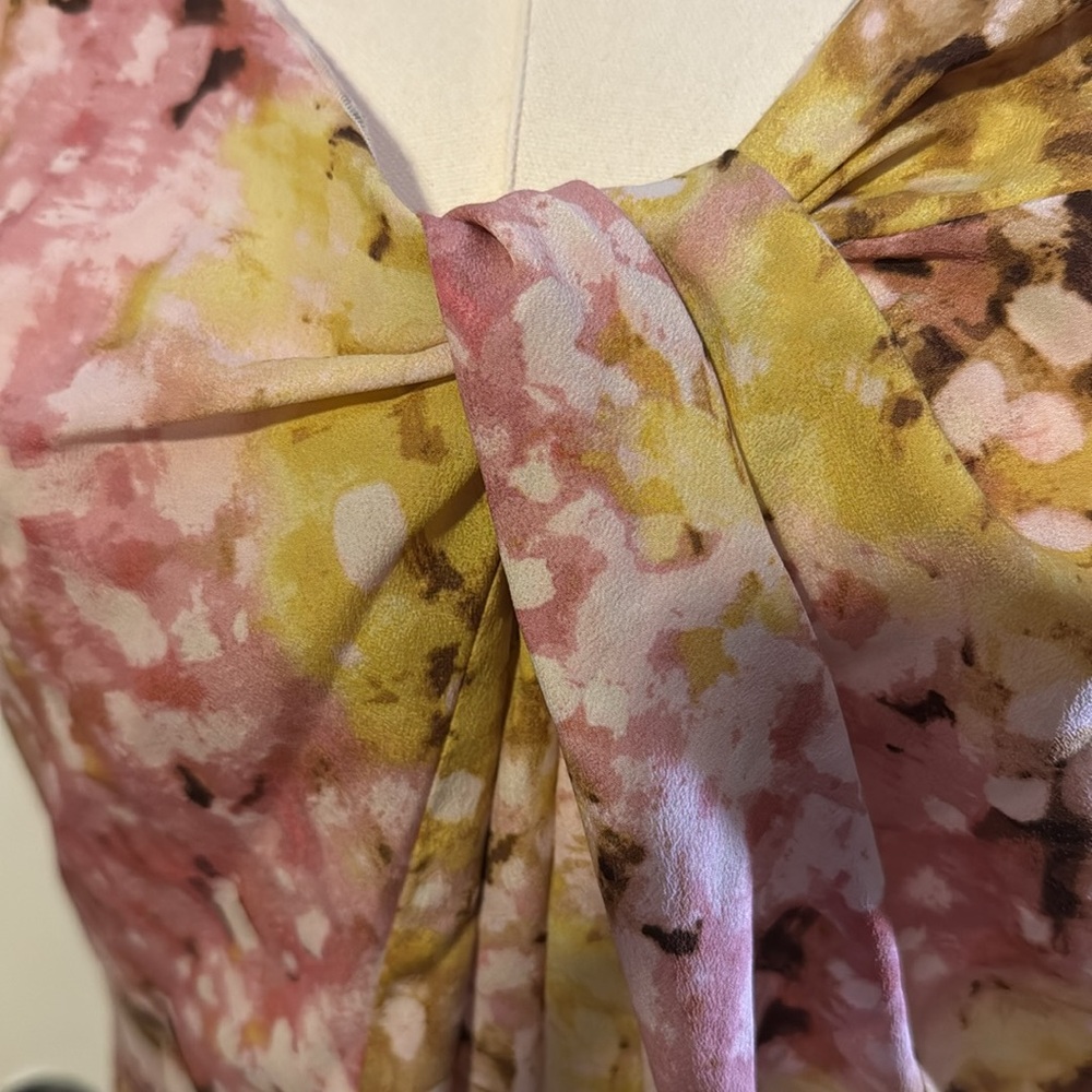 Patterned Blouse - Picture 4 of 4